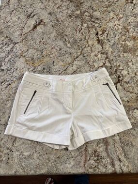 Elle White Cuffed Zip-Pocket Bermuda Shorts